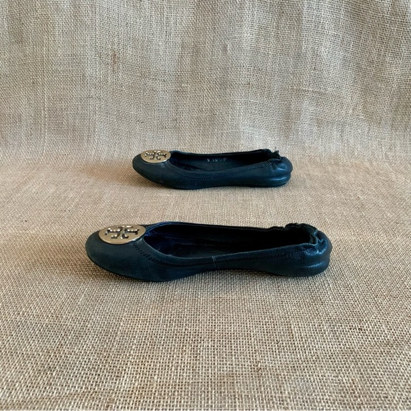 TORY BURCH Minnie Black Leather Ballet Flats Gold Metal Double “T” Size 7 (38) - Picture 5 of 13